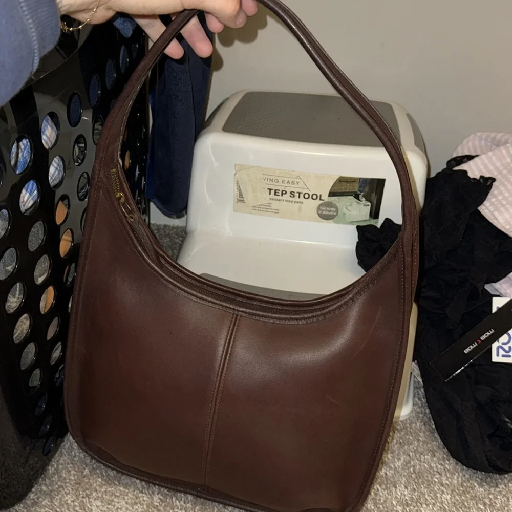 Coach 9025 - Picture 3 of 11